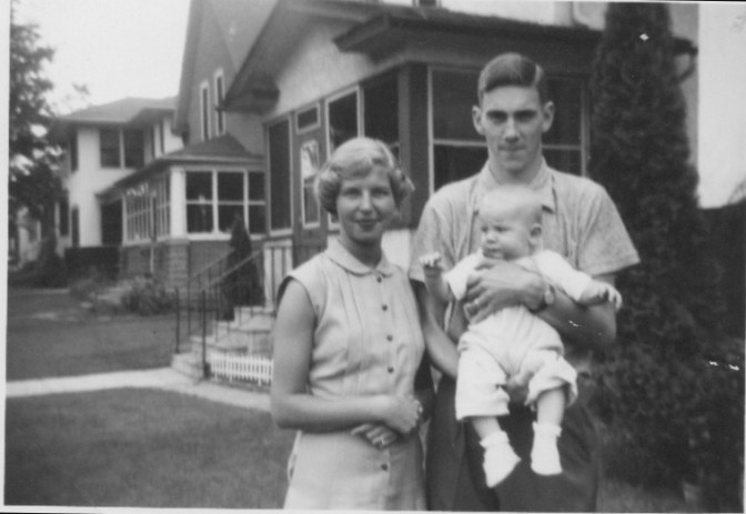 mom dad and I 1952.jpg