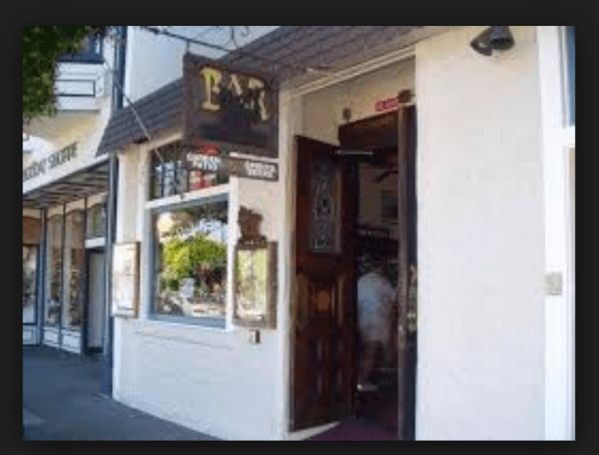 No Name BAr Door.png